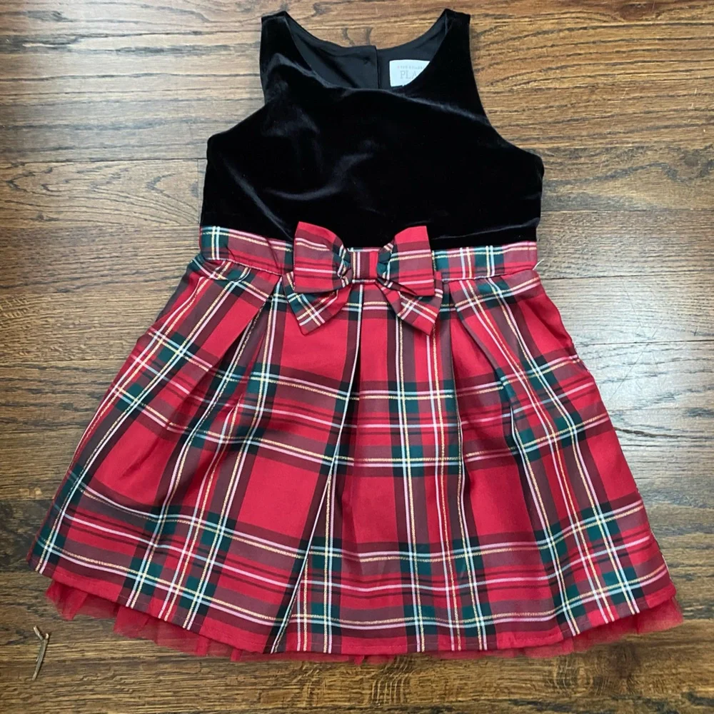 Children’s Place- toddler girl 4T Black Velvet Top Red Plaid Bow Skirt holiday